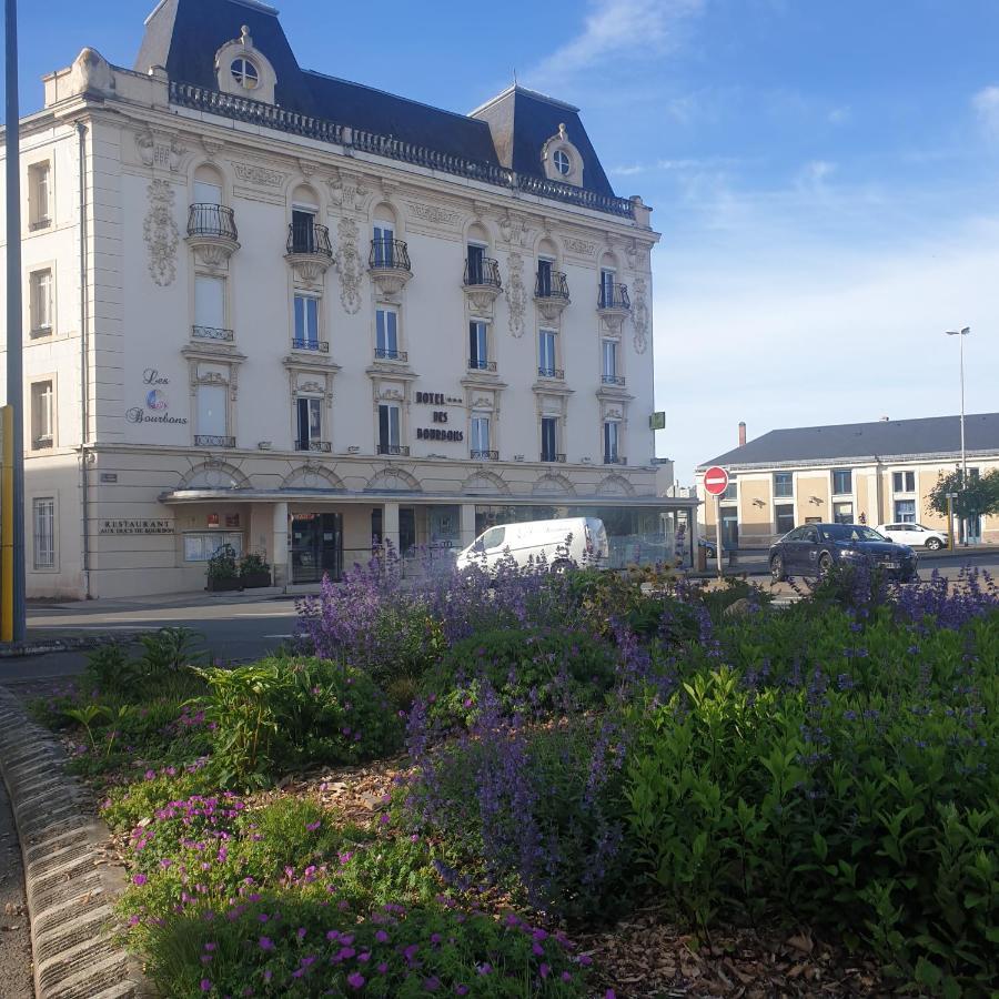 Logis Hotel Des Bourbons Montluçon Exterior foto